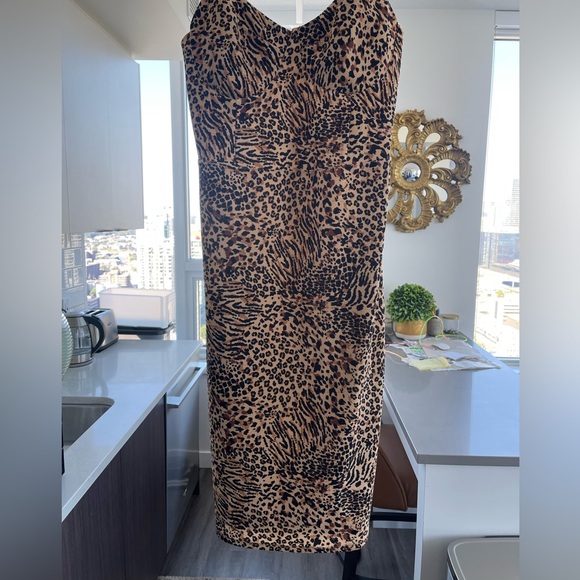 (NWOT) No Boundaries Leopard Print Women’s BodyCon Dress - Picture 4 of 5